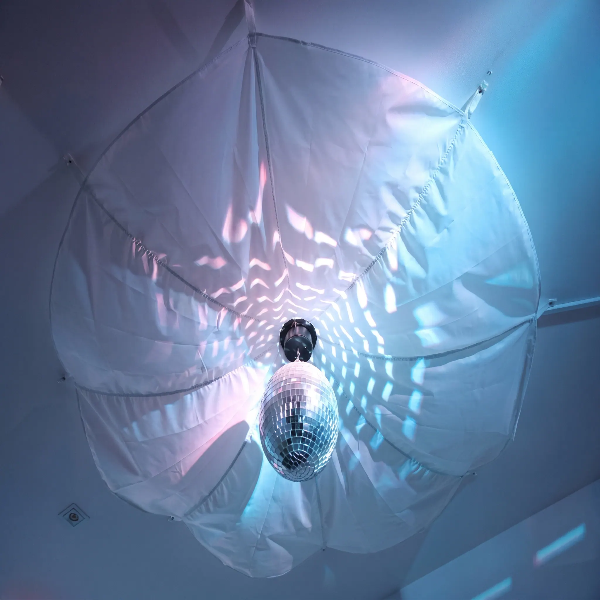 Parachute blanco para terapia y estimulación grupal